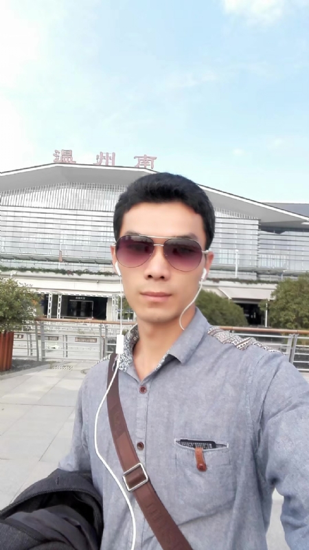 错把真心喂了狗的第三张照片--闽清征婚网